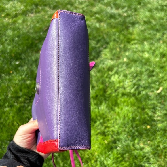 MyWalit | Pink on the Run Genuine Italian Leather Crossbody - Picture 6 of 14